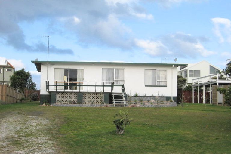 Photo of property in 112 Marie Crescent, Whangamata, 3620