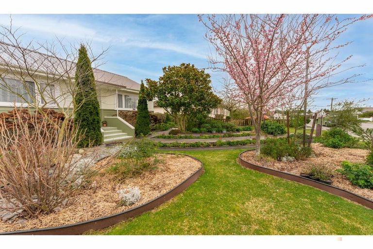 Photo of property in 8 Moorhouse Street, Waimate, 7924