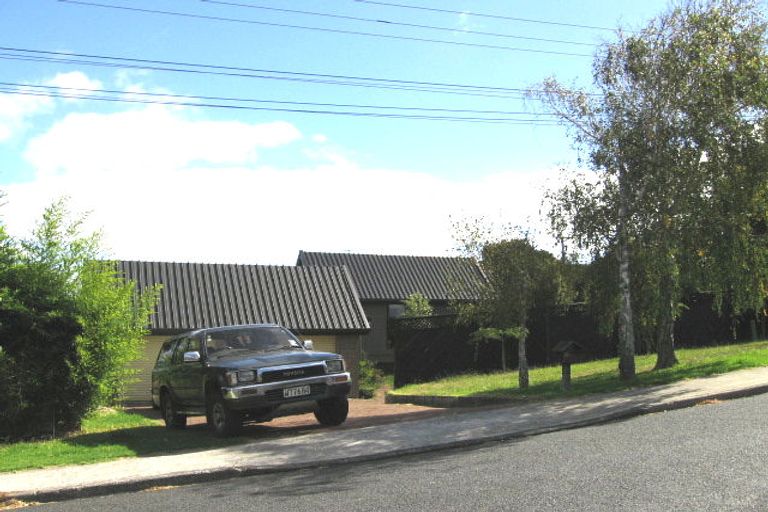 Photo of property in 84 Seaview Road, Castor Bay, Auckland, 0620