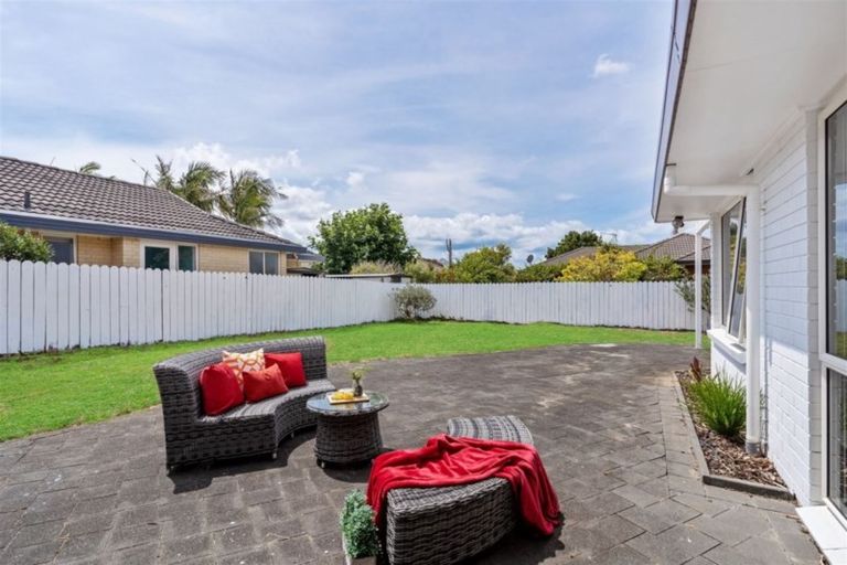 Photo of property in 9 Camerton Close, Northpark, Auckland, 2013