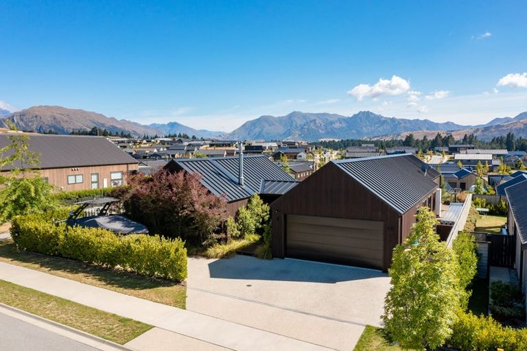Photo of property in 38 Mount Nicholas Avenue, Wanaka, 9305