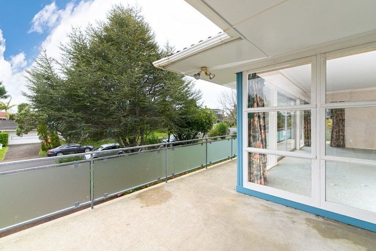 Photo of property in 4 Kerrymaria Place, Hillcrest, Auckland, 0627