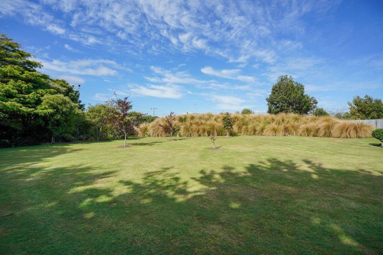 Photo of property in 221 Dunns Road, Otatara, Invercargill, 9879