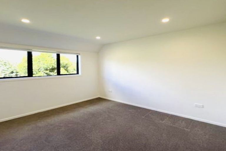 Photo of property in 14/12 Tawa Road, Te Atatu Peninsula, Auckland, 0610