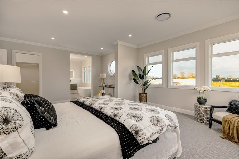 Photo of property in 4 Sunline Drive, Leamington, Cambridge, 3432