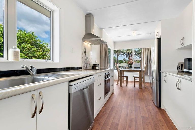 Photo of property in 25 Kayes Road, Pukekohe, 2120