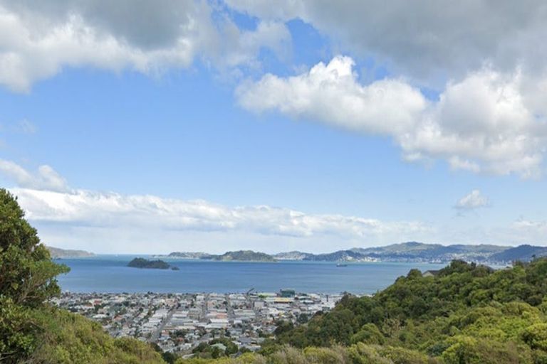 Photo of property in 37 Mulberry Street, Maungaraki, Lower Hutt, 5010