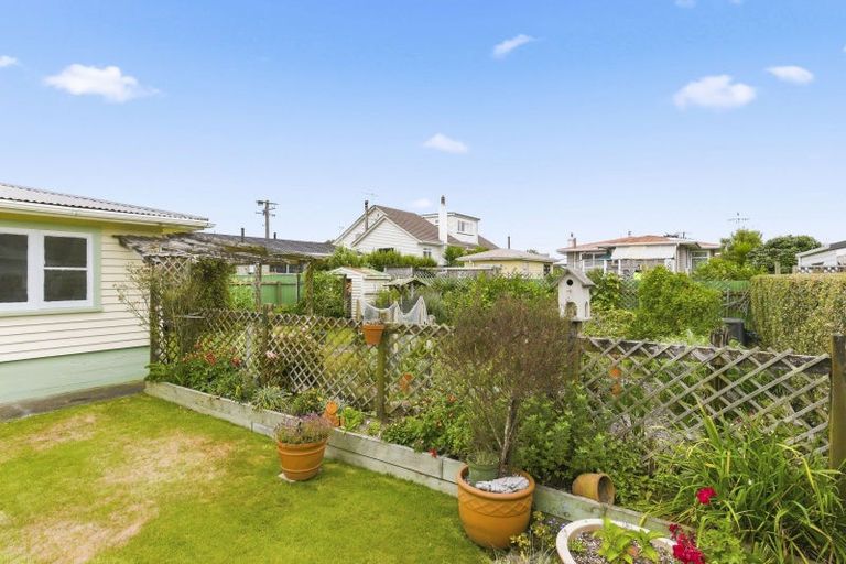 Photo of property in 9 Chester Street, Levin, 5510