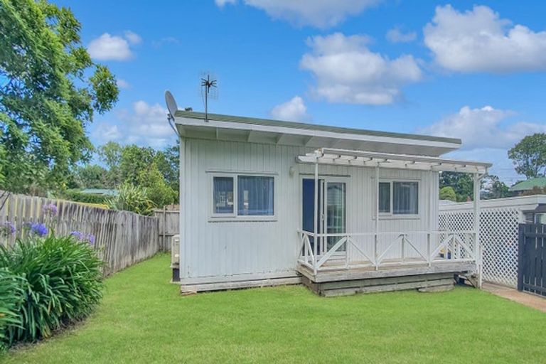 Photo of property in 4/176 Henderson Valley Road, Henderson, Auckland, 0612