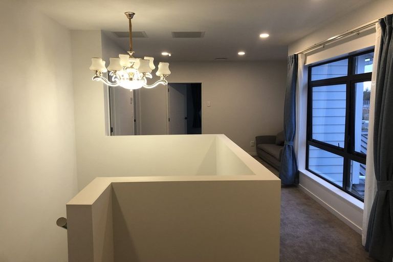 Photo of property in 41 Toanui Road, Hobsonville, Auckland, 0616