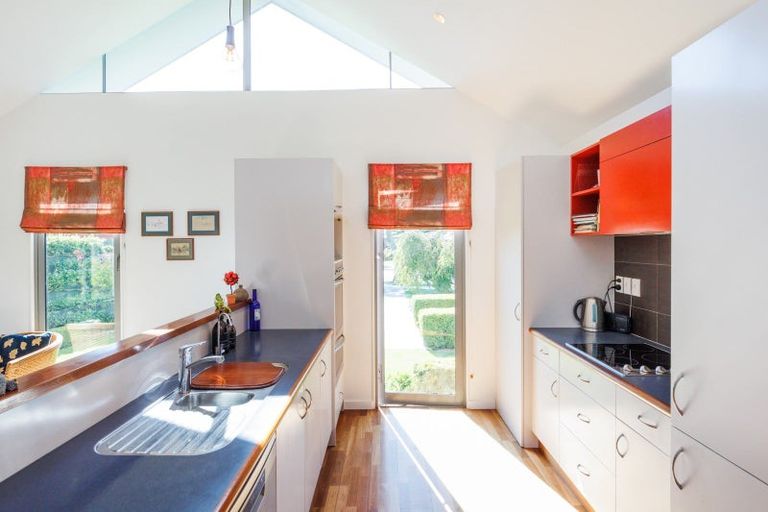 Photo of property in 16 Royal Oak Drive, Kelvin Grove, Palmerston North, 4414