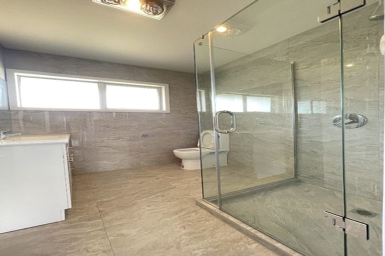 Photo of property in 310 Hurstmere Road, Takapuna, Auckland, 0622