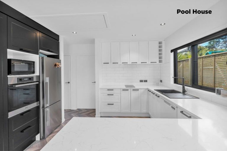 Photo of property in 8 St Elmo Rise, Shamrock Park, Auckland, 2016