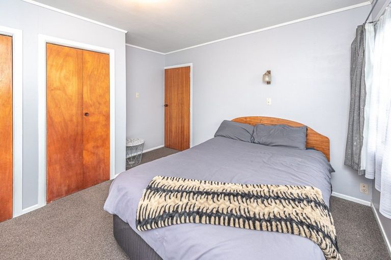 Photo of property in 1 Lupton Street, Waverley, 4510