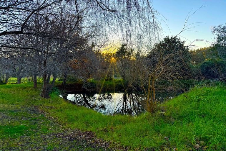 Photo of property in 2257 South Head Road, South Head, Helensville, 0874