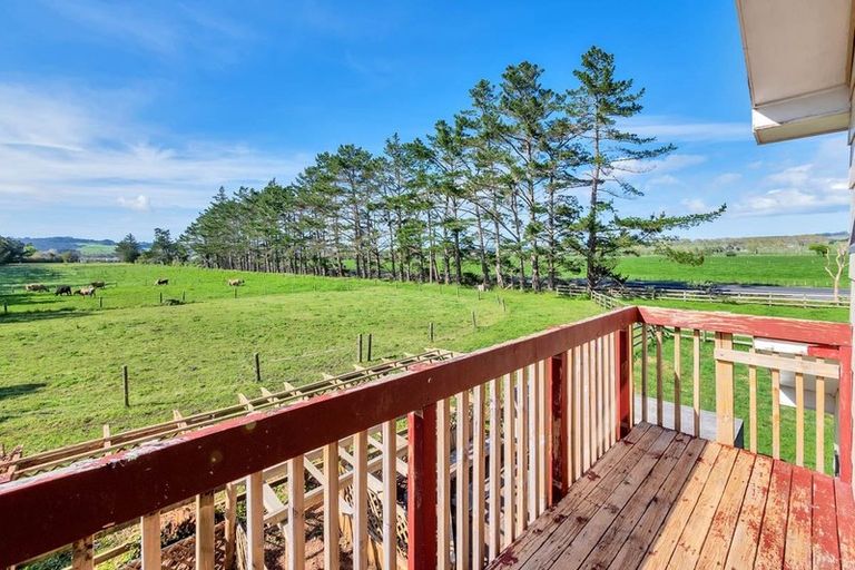 Photo of property in 42 Rimmer Road, Helensville, 0875