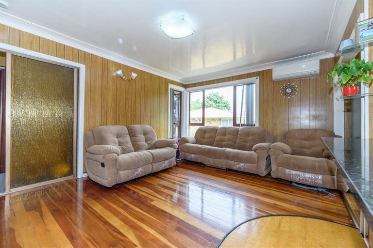 Photo of property in 9 Lloyd Avenue, Papatoetoe, Auckland, 2025