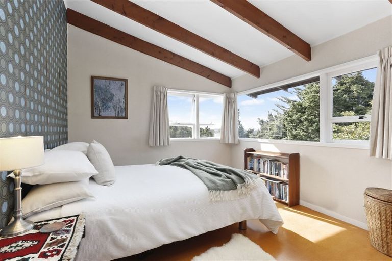 Photo of property in 21 Wernham Place, Northcote, Auckland, 0626