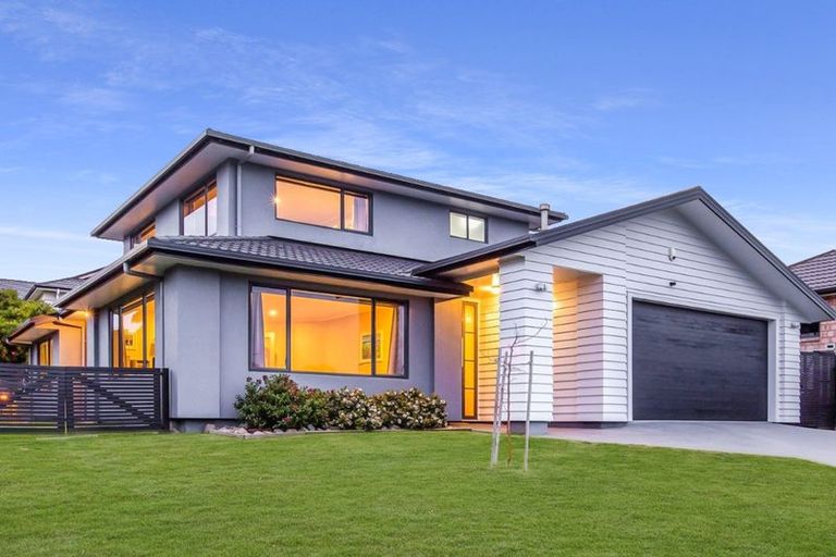 Photo of property in 12 Aotea Drive, Aotea, Porirua, 5024