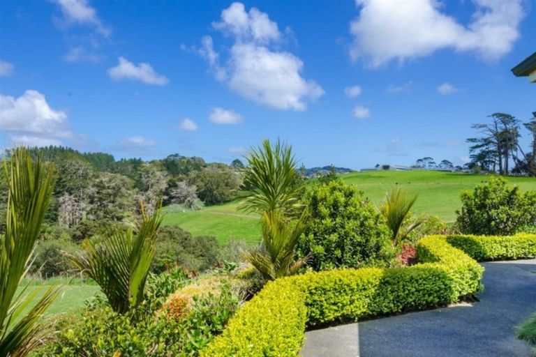 Photo of property in 94c Pomona Road, Kumeu, 0891