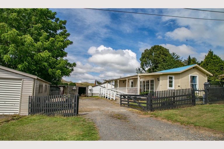 Photo of property in 30 Mount View Street, Raetihi, 4632