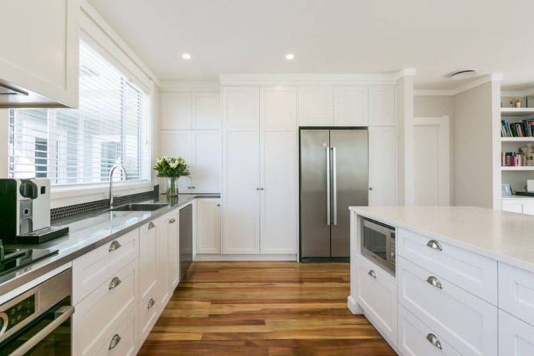 Photo of property in 8 Emerald Hill, Havelock North, 4130