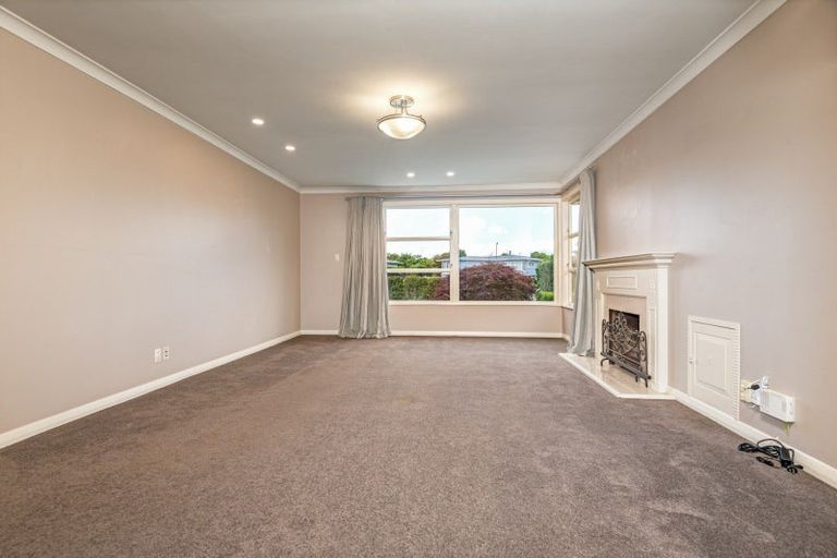 Photo of property in 12 Wigan Place, Hokowhitu, Palmerston North, 4410