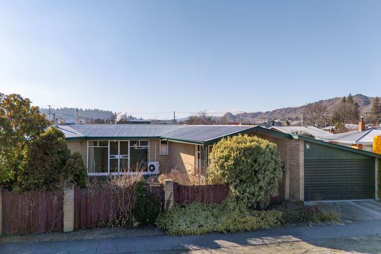 Photo of property in 9 Brandon Street, Alexandra, 9320