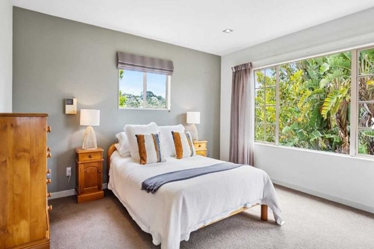 Photo of property in 68 Saddleback Rise, Murrays Bay, Auckland, 0630