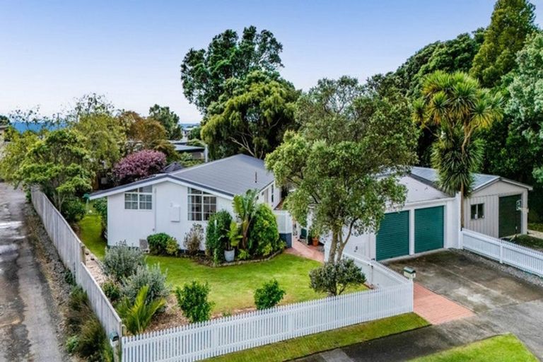 Photo of property in 5 Prudence Place, Oakura, 4314