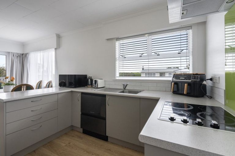 Photo of property in 3 Blenheim Place, Vogeltown, New Plymouth, 4310