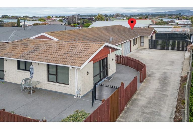 Photo of property in 2/5 Pegasus Avenue, North New Brighton, Christchurch, 8083