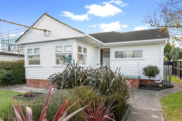 Photo of property in 1/30 Ngataringa Road, Devonport, Auckland, 0624