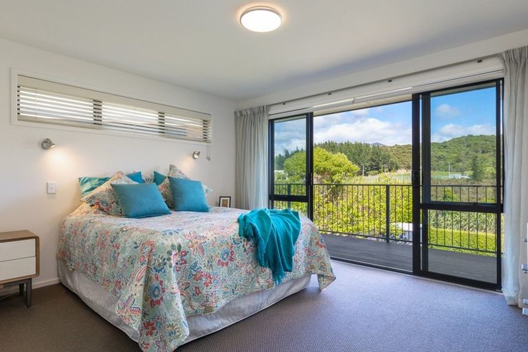 Photo of property in 27 Glentui Place, Waikawa, Picton, 7220