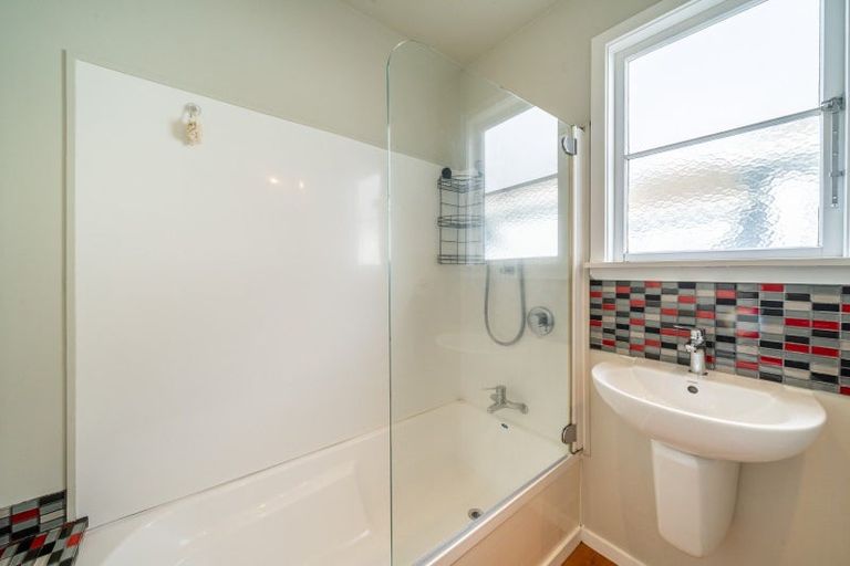 Photo of property in 35 Royal Street, Upper Hutt Central, Upper Hutt, 5018