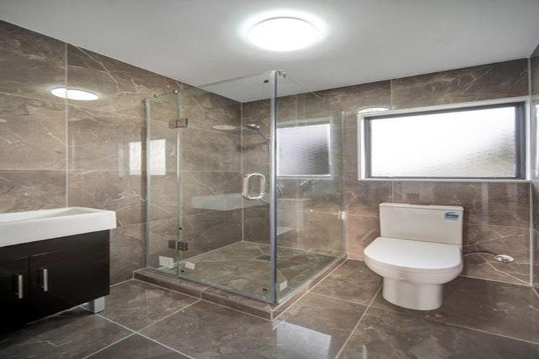 Photo of property in 2/13 John Street, Mangere East, Auckland, 2024