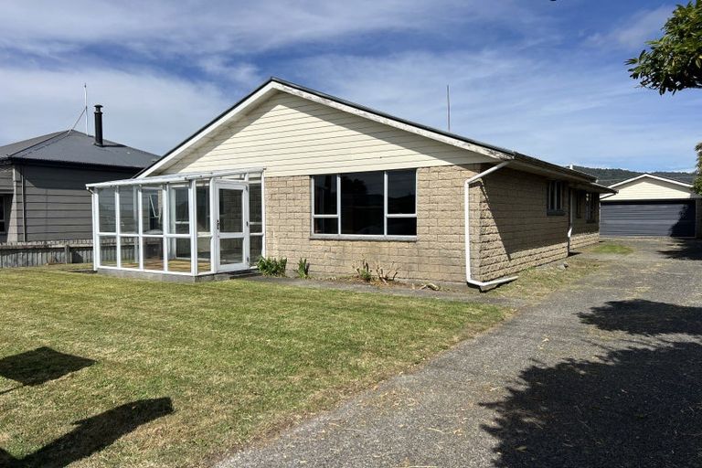 Photo of property in 83 Reid Street, Blaketown, Greymouth, 7805