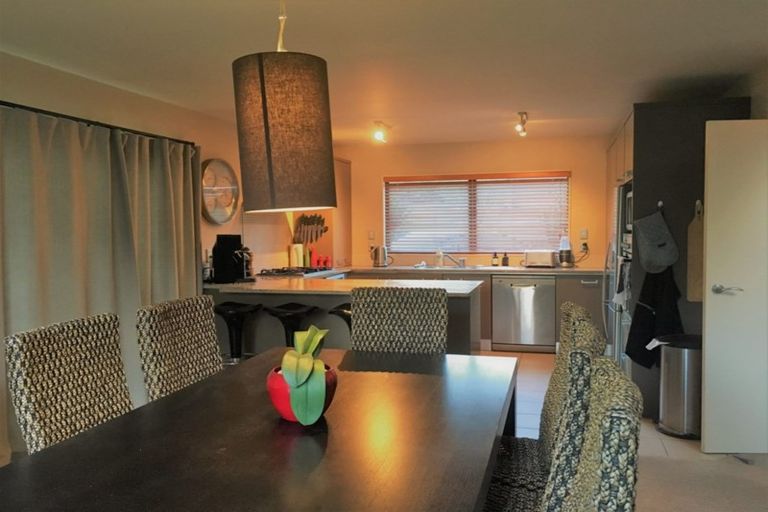 Photo of property in 23 Kittiwake Drive, Schnapper Rock, Auckland, 0632