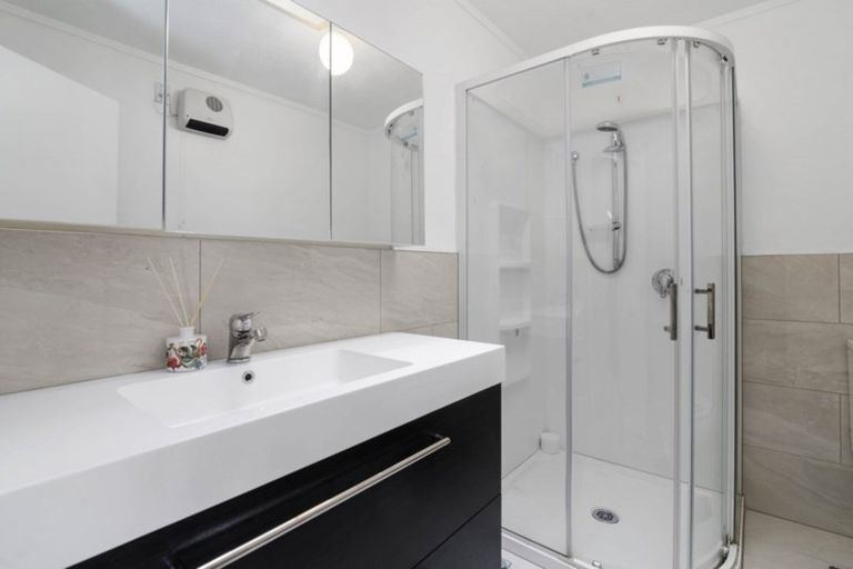 Photo of property in 15 Elmslie Place, Owhata, Rotorua, 3010