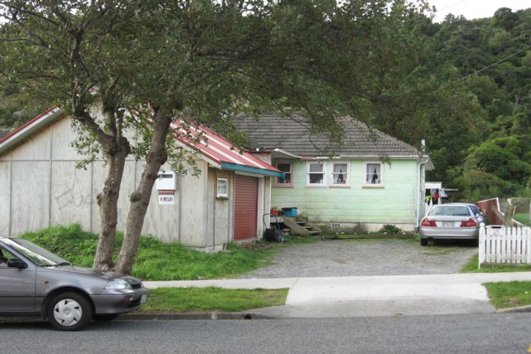 Photo of property in 25 Wilkie Crescent, Naenae, Lower Hutt, 5011