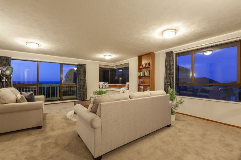 Photo of property in 10 Nuhaka Place, Paraparaumu Beach, Paraparaumu, 5032