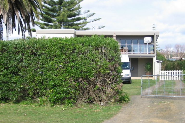 Photo of property in 8 Harsant Avenue, Hahei, Whitianga, 3591