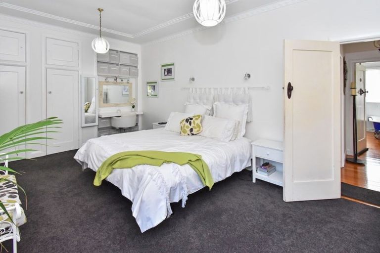 Photo of property in 10 Trentham Road, Papakura, 2110