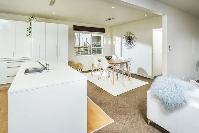Photo of property in 1/27 Park Rise, Campbells Bay, Auckland, 0630