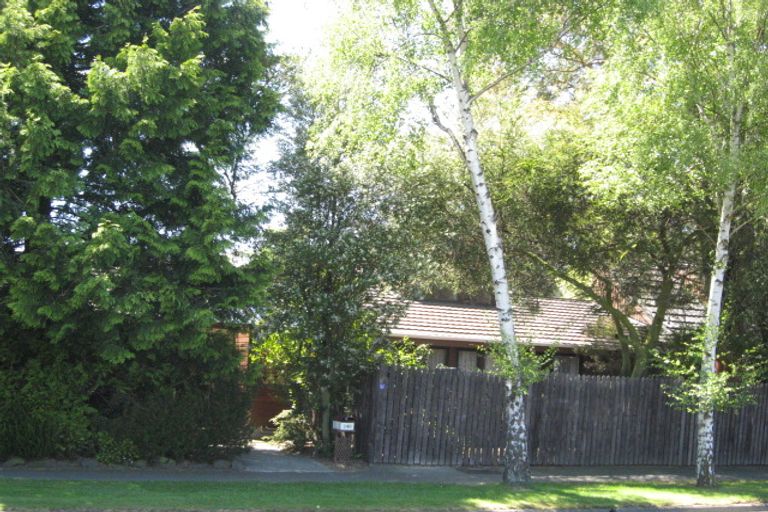 Photo of property in 240 Memorial Avenue, Burnside, Christchurch, 8053