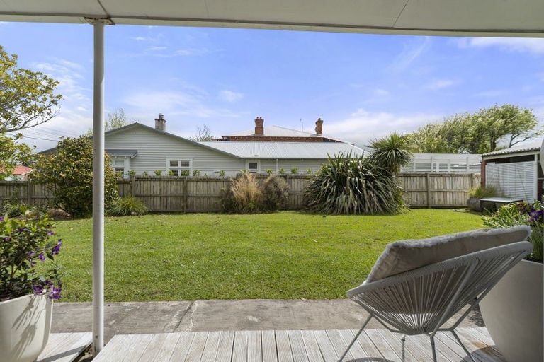 Photo of property in 2/6 North Avenue, Narrow Neck, Auckland, 0624