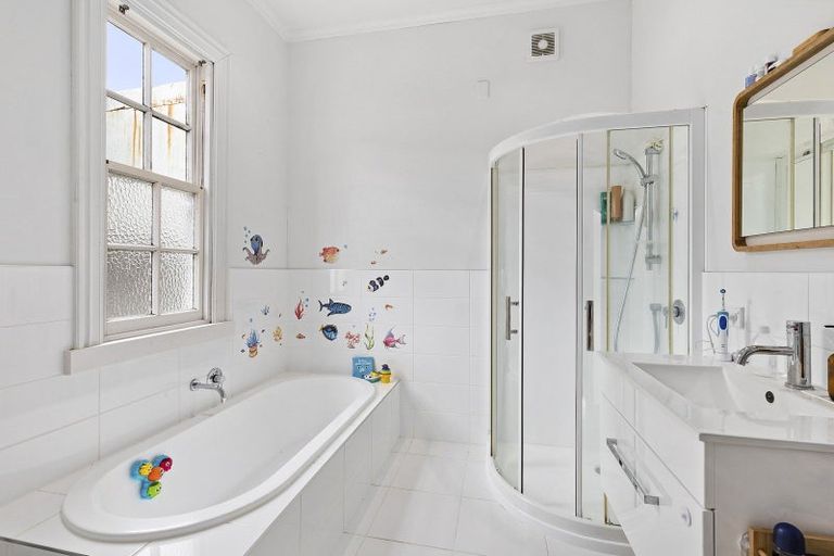 Photo of property in 32 Stanley Street, Berhampore, Wellington, 6023