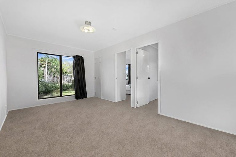 Photo of property in 20 Harbour Crest Drive, Waiuku, 2123