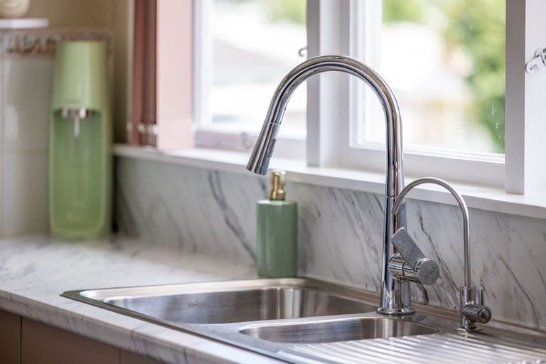 Photo of property in 9 Matthews Crescent, Melville, Hamilton, 3206