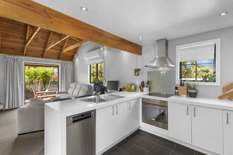 Photo of property in 12 Heretaunga Square, Silverstream, Upper Hutt, 5019